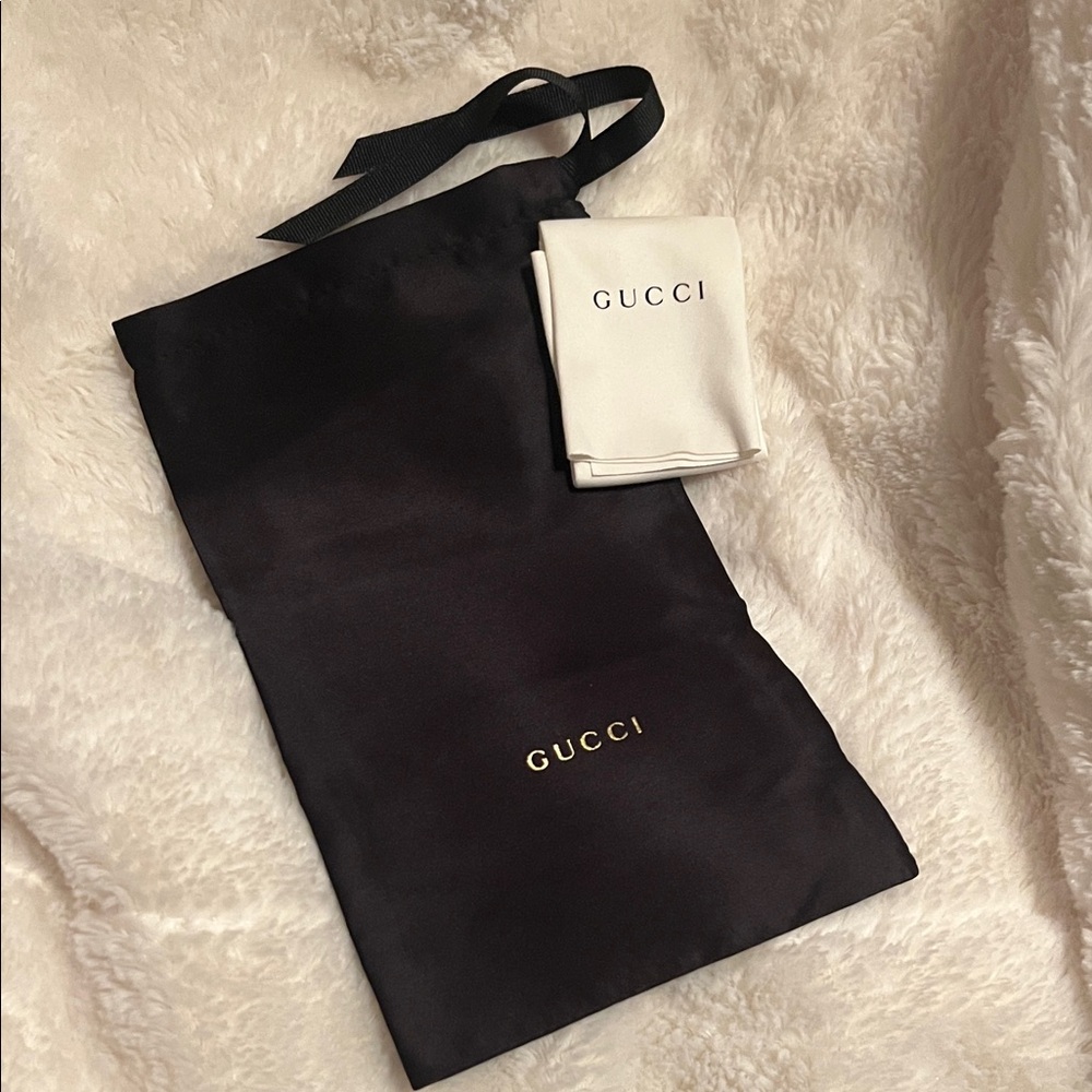 Gucci Women’s Sunglasses - Picture 3 of 12